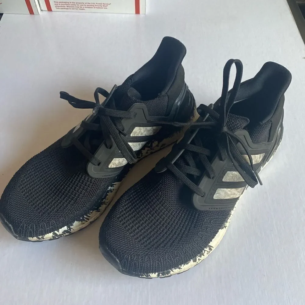 ADIDAS Men’s Black and White Primeblue Sneakers Size 8 US